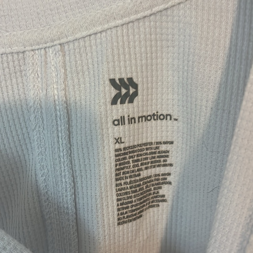ALL IN MOTION White Boxy Crop Tank Top - Picture 3 of 4